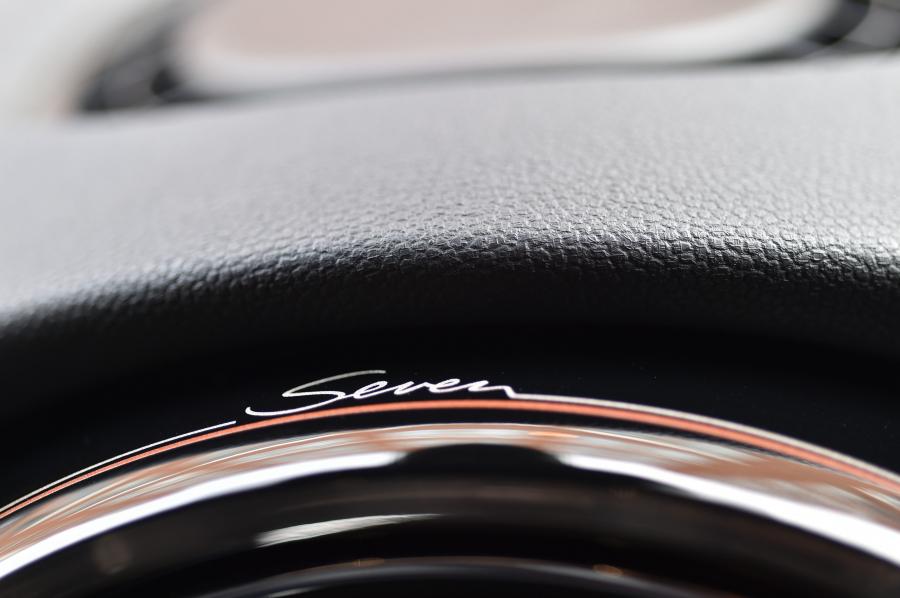Детали экстерьера Mini Cooper S Seven 2016 года  (UK) (фото 3 из 30)